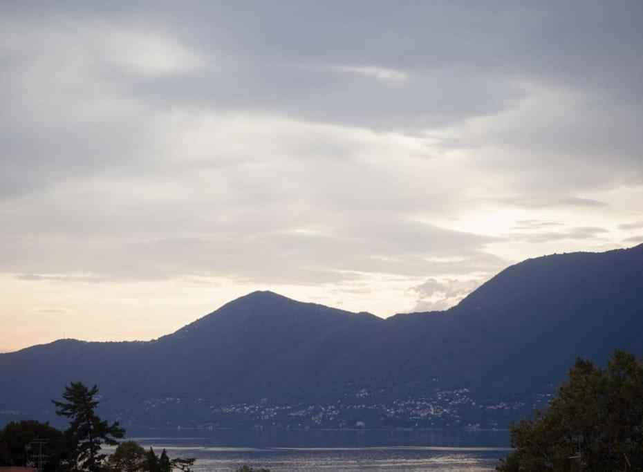 La Tua Villa Sul Lago - Casa Kollegger Luino Exterior foto